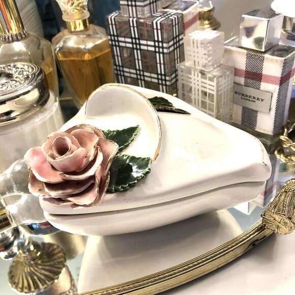 Vintage Capodimonte Style White Porcelain Vanity Powder Box w Rose Figurine Lid - Picture 4 of 10